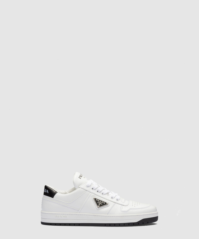 프라다 다운타운 가죽 스니커즈 1E792M