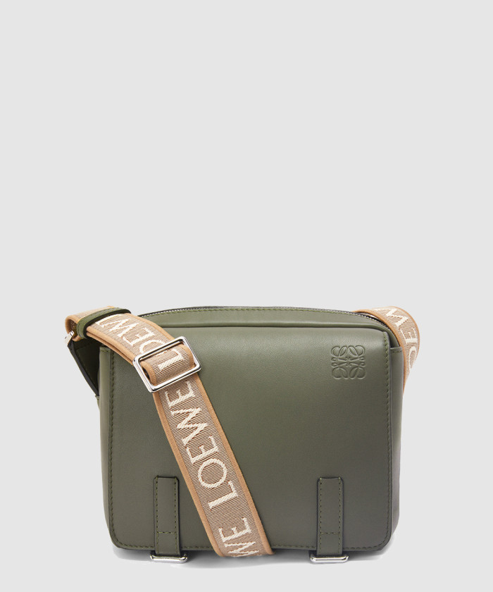 로에베 XS 밀리터리 메신저백